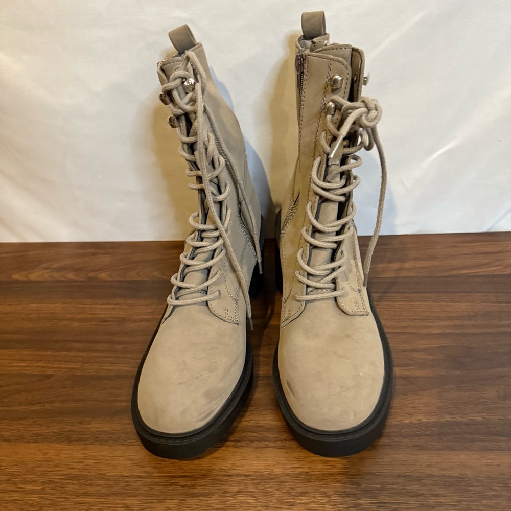 Mia Galit Combat Boot Women's Lace-Up Boots in Taupe‎ Grey NWT with flaw